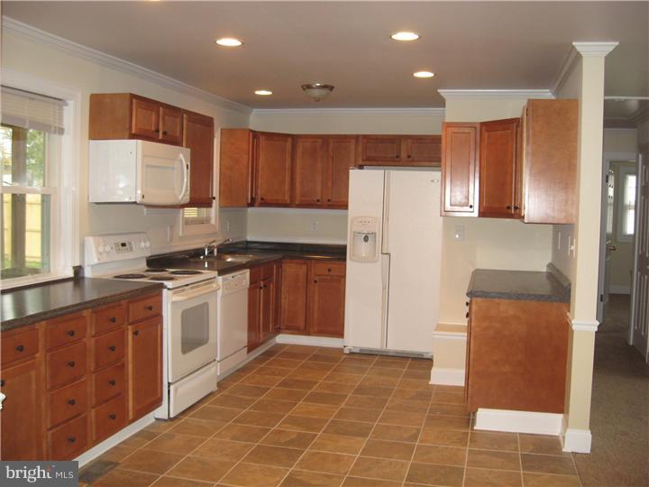 2130 Bridgewater Road Aston, PA 19014 - Photo 10 of 22 Kitchen