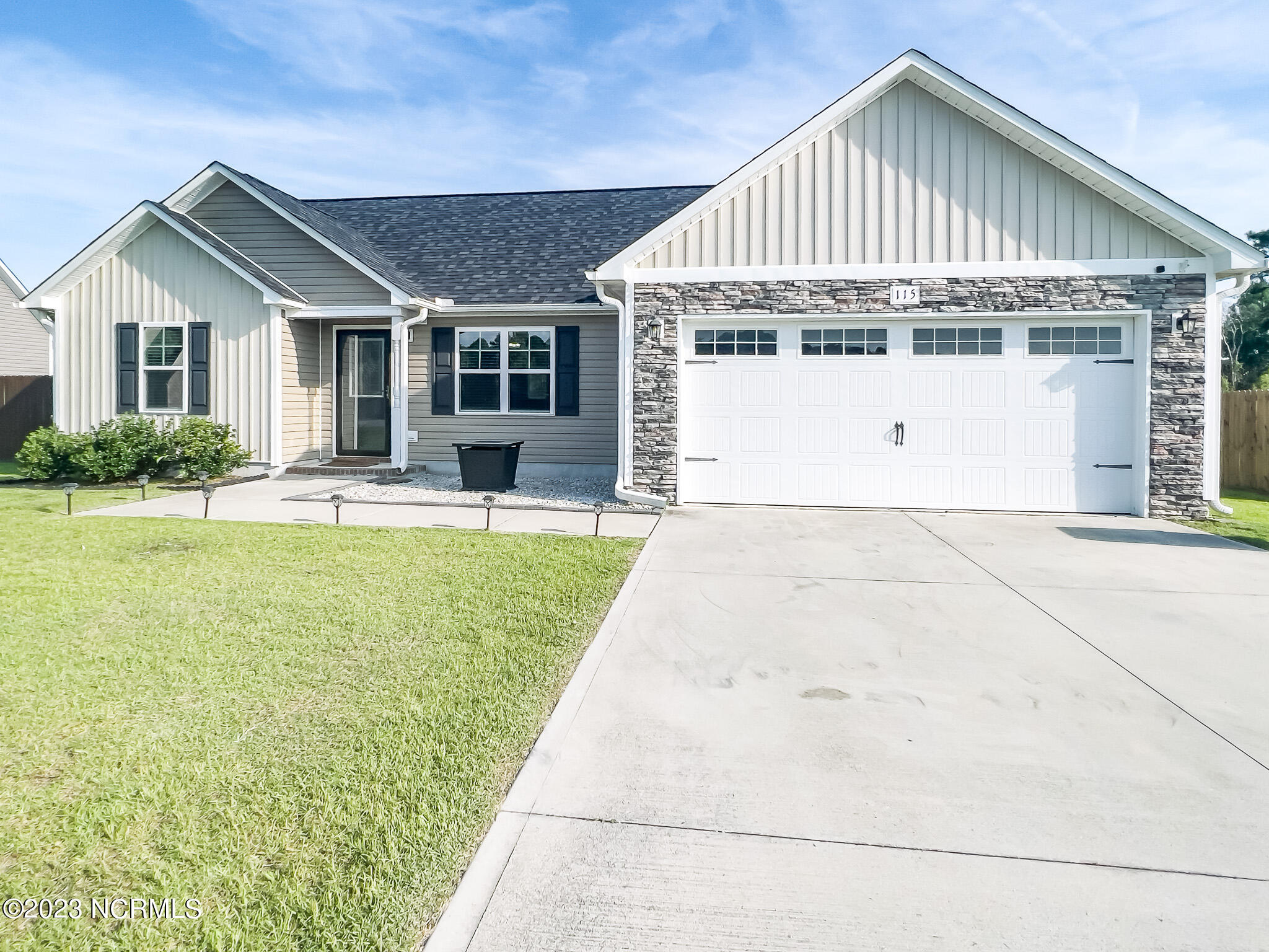 115 Sonia Drive Hubert, NC 28539 - Photo 5 of 48 IMG_E5105