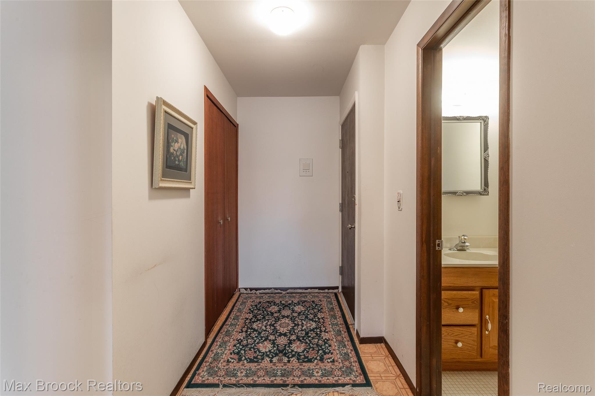 1695 Riverside Drive, Unit 12 Rochester, MI 48309 - Photo 3 of 29 244A2602.jpg