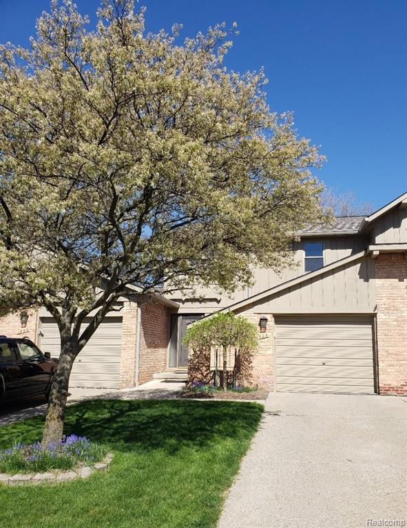 1903 Allenway Court, Unit 98 Rochester Hills, MI 48309 - Photo 1 of 27