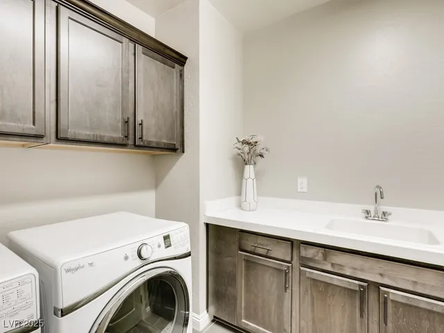 $750,000 | 9724 Wildflower Vista Avenue, Las Vegas, NV 89166