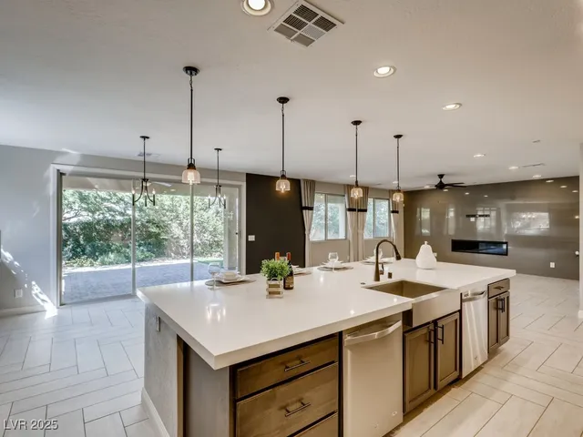 $750,000 | 9724 Wildflower Vista Avenue, Las Vegas, NV 89166