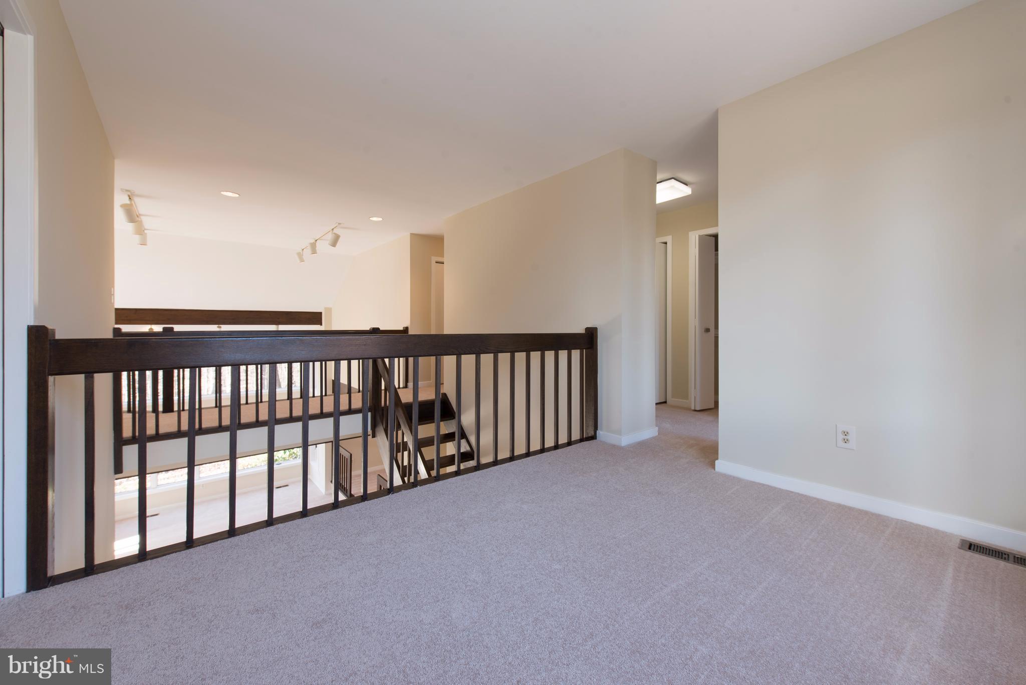 11717 Farside Road Ellicott City, MD 21042 - Photo 21 of 30 Landing