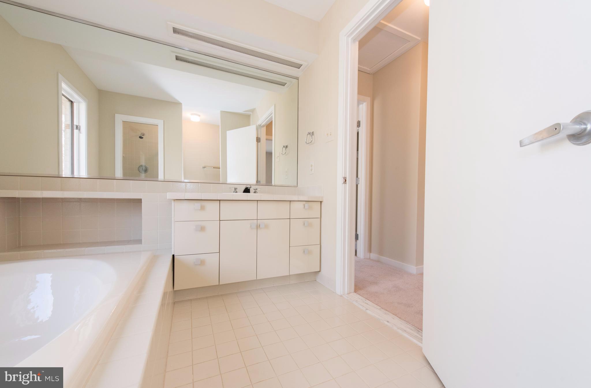 11717 Farside Road Ellicott City, MD 21042 - Photo 24 of 30 Bathroom