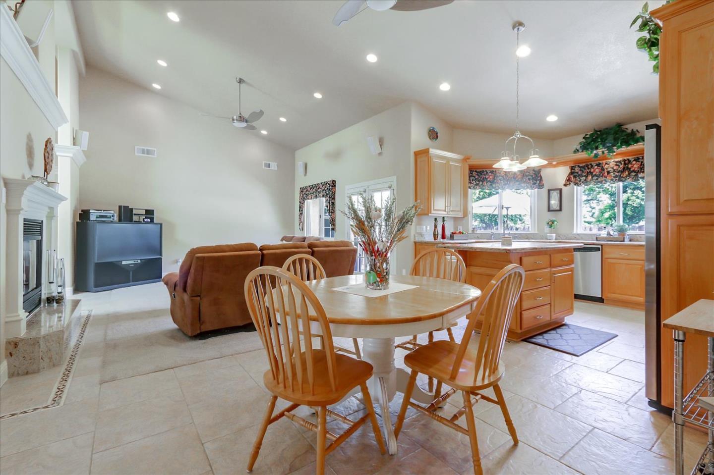 814 Savannah Circle Walnut Creek, CA 94598 - Photo 10 of 41 a dining room with furniture and a chandelier