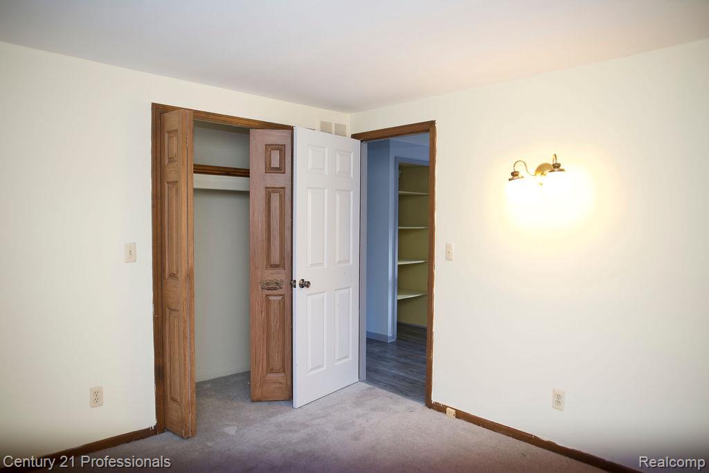 100 Longford Drive Rochester Hills, MI 48309 - Photo 27 of 47