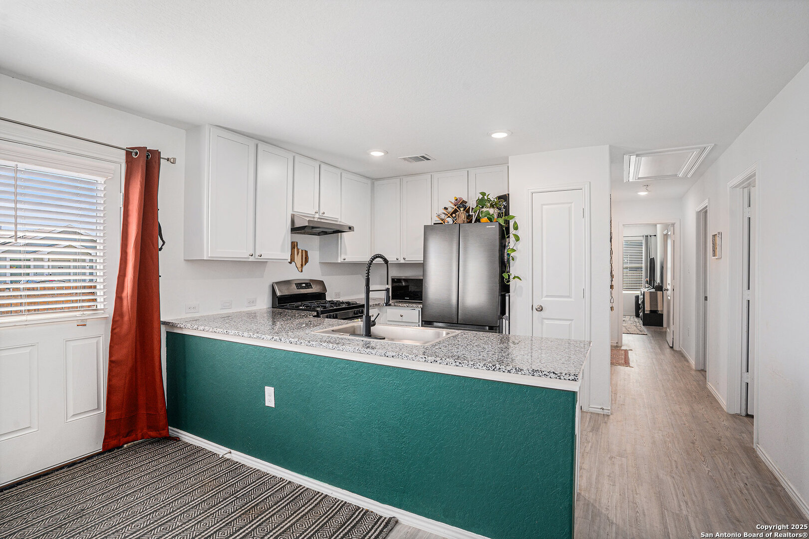 13802 Ostrich Run San Antonio, TX 78252 - Photo 14 of 32