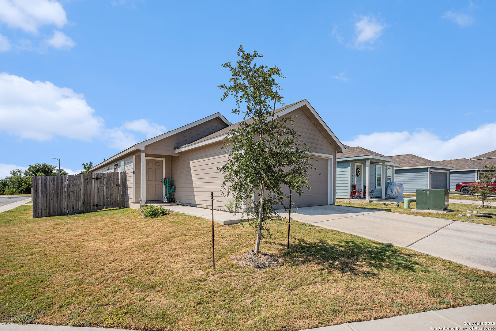 13802 Ostrich Run San Antonio, TX 78252 - Photo 3 of 32