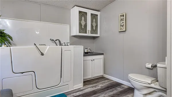 $195,000 | 255 Drury Lane, Hortense, GA 31543