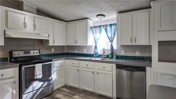 $195,000 | 255 Drury Lane, Hortense, GA 31543