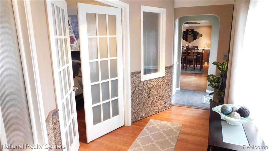 24025 Middlebelt Road Farmington Hills, MI 48336 - Photo 12 of 35