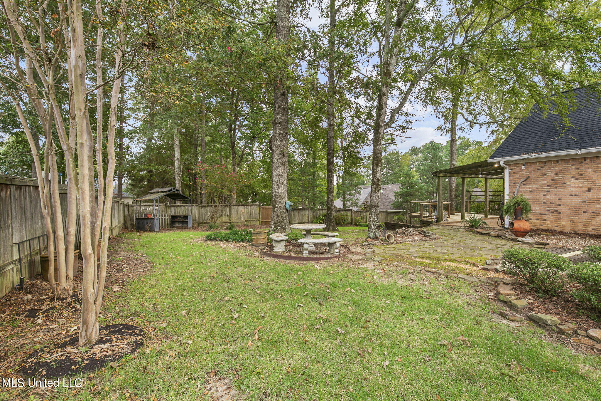 514 Ridge Circle Brandon, MS 39047 - Photo 67 of 86 Feels so private
