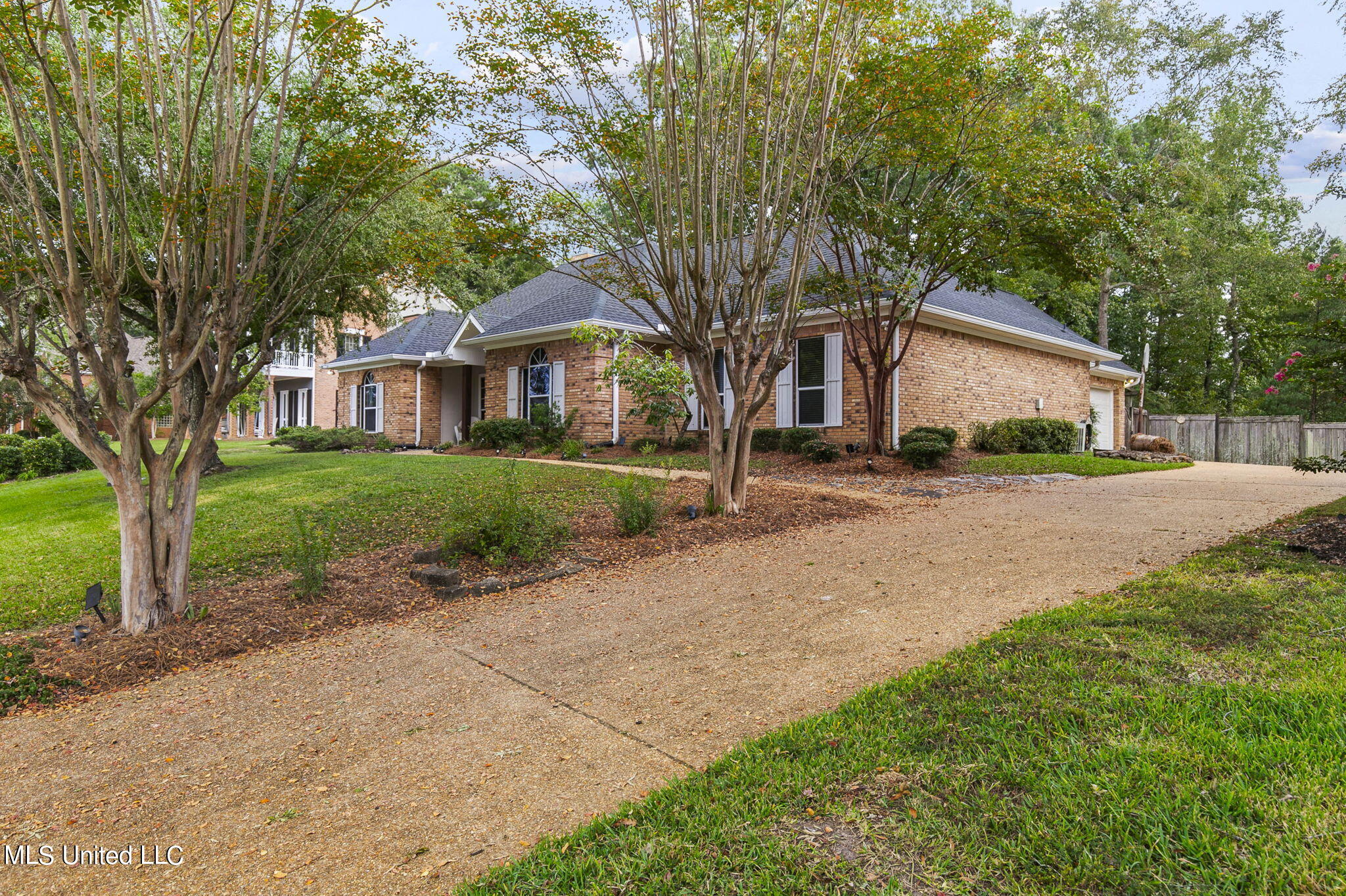 514 Ridge Circle Brandon, MS 39047 - Photo 7 of 86 Drive view