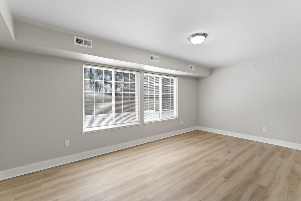 5200 North Genesee Road, Unit 201 Flint, MI 48506 - Photo 3 of 13 50220317-3b5b092d-20af-4a3e-88de-5576c9b9ef56.JPG