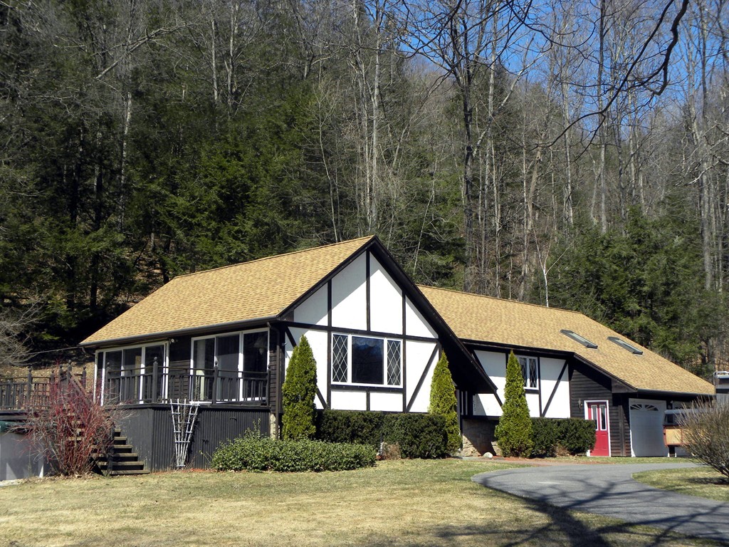 370 Green River Road Greenfield, MA 01301 - Photo 1 of 30 Gallery Image 1