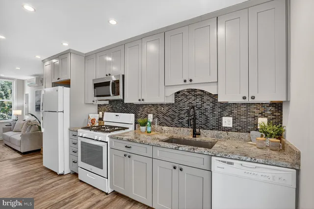 $679,500 | 312 North Henry Street, Unit 1/2, Alexandria, VA 22314