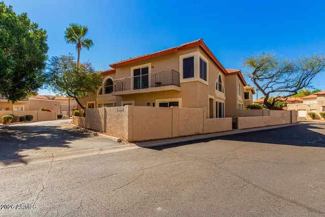 $2,995 | 10232 North 12th Court, Unit 2, Phoenix, AZ 85020