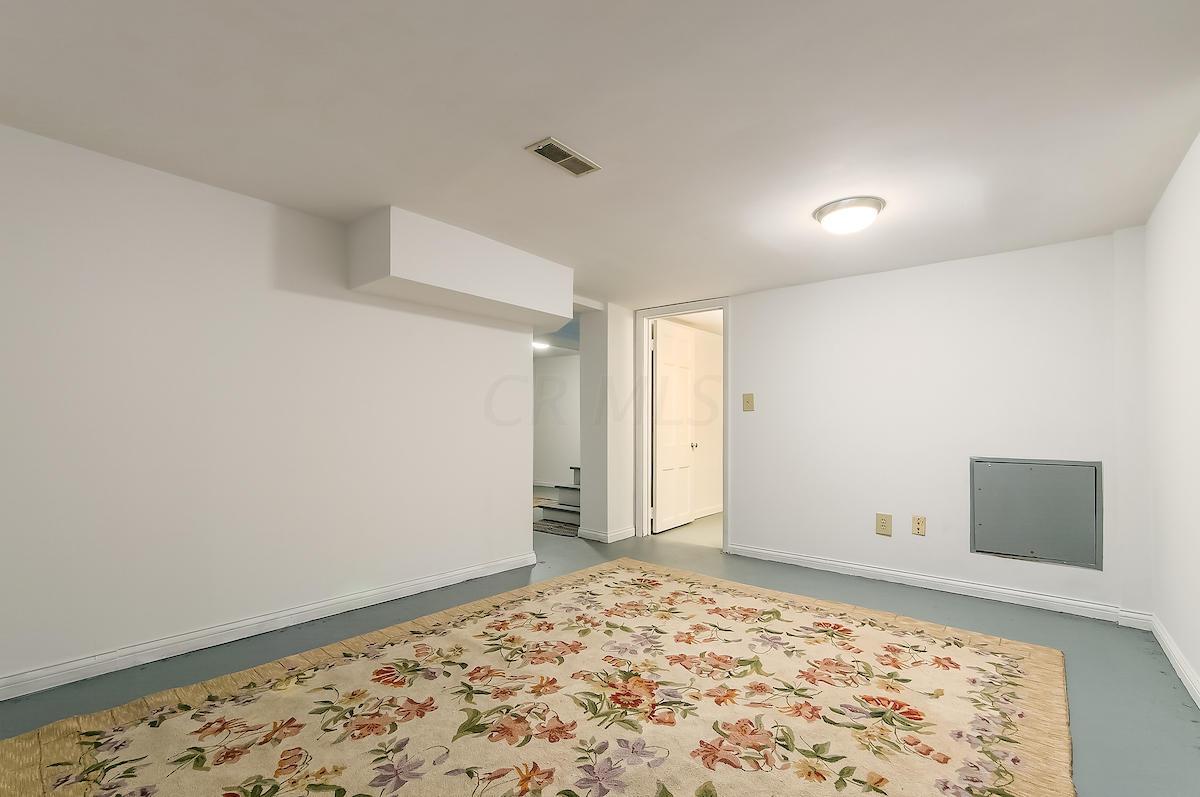 1026 South Cassingham Road Columbus, OH 43209 - Photo 24 of 39