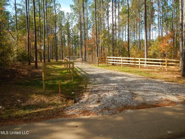 $599,000 | 773 Permenter Road, Camden, MS 39045