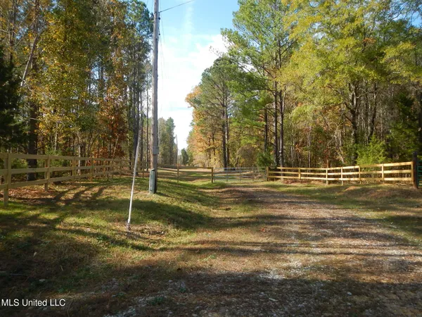 $599,000 | 773 Permenter Road, Camden, MS 39045