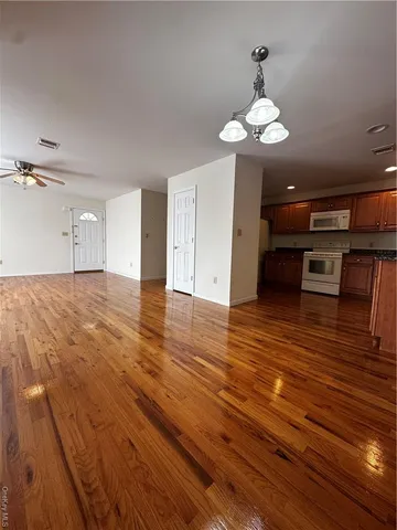 $1,725 | 105 South Montgomery Street, Unit B1 4, Walden, NY 12586