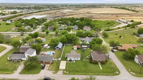 $275,000 | 204 East Bailey Street, Ponder, TX 76259