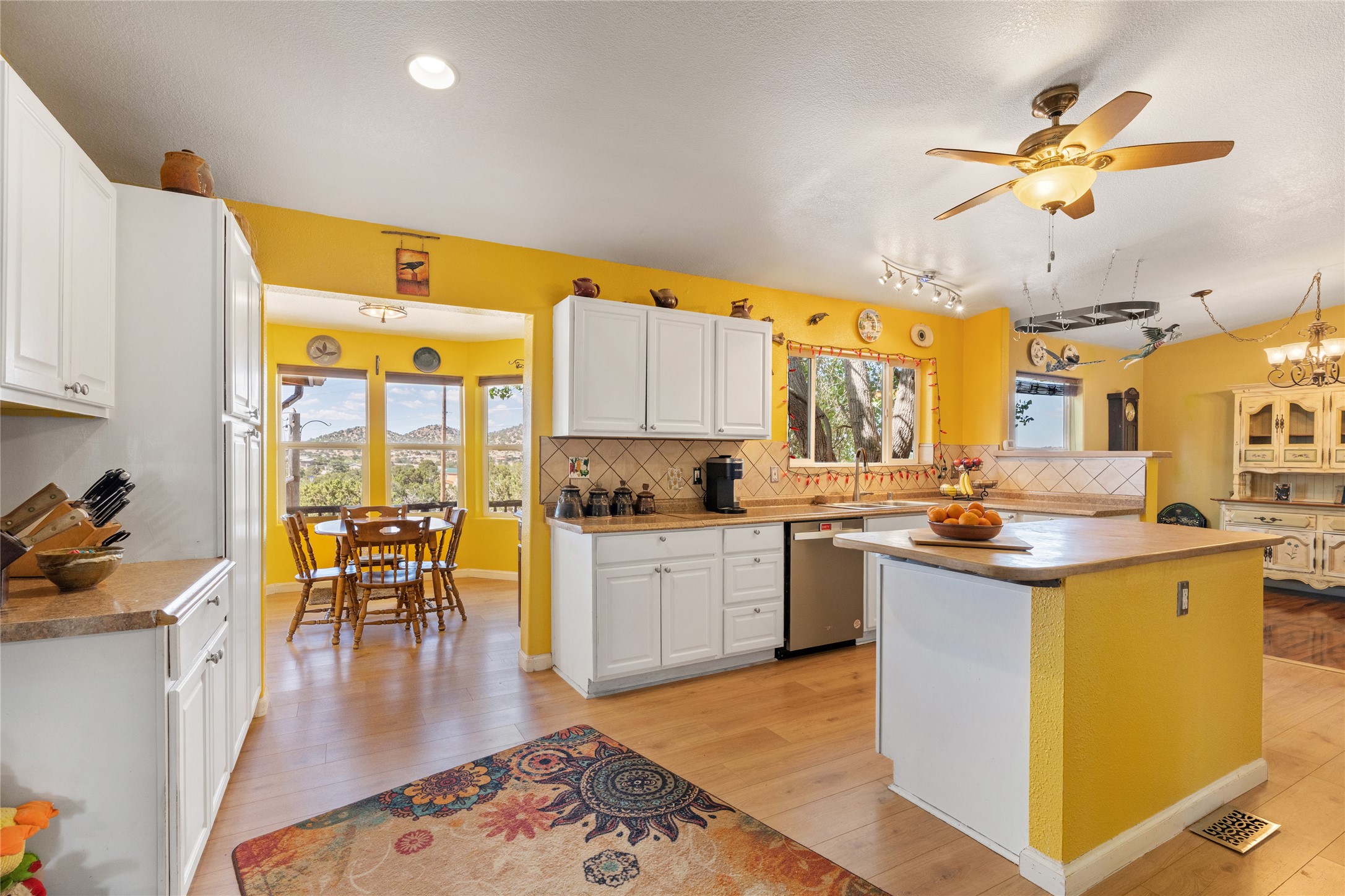 12 Apache Ridge Road Santa Fe, NM 87505 - Photo 19 of 69 kitchen