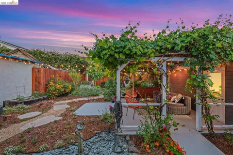 $749,000 | 2736 Bartlett Street, Oakland, CA 94602