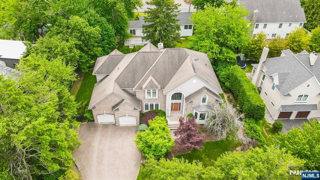 6 Maplewood Road Closter, NJ 07624 - Photo 5 of 40
