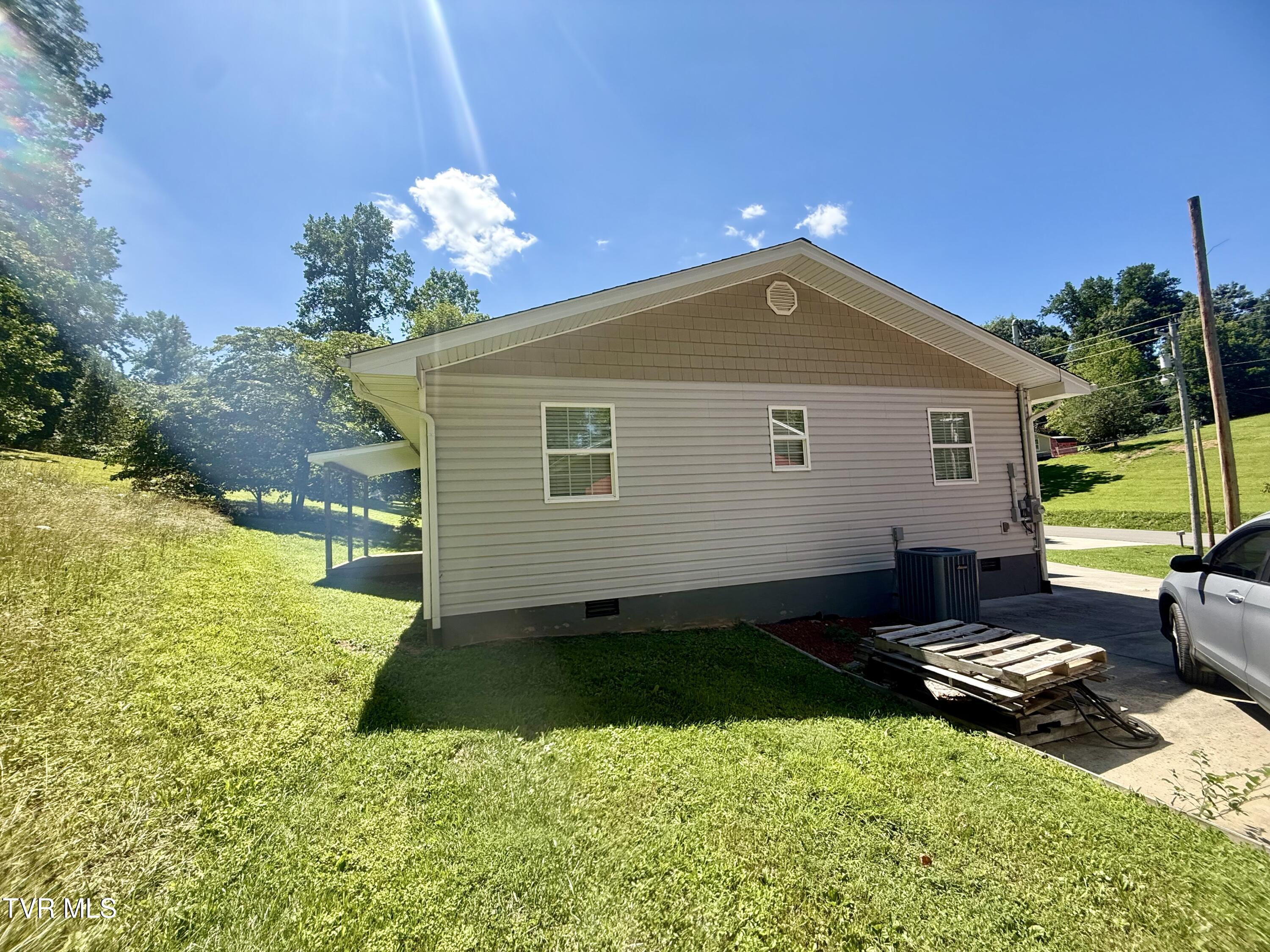 379 Minton Hollow Road Elizabethton, TN 37643 - Photo 15 of 37 IMG_9511
