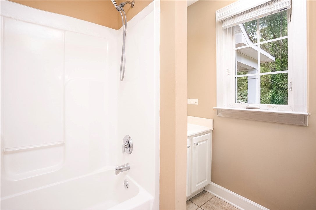 1957 Wire Road, Unit 21 Auburn, AL 36832 - Photo 10 of 12 Gallery Image 10
