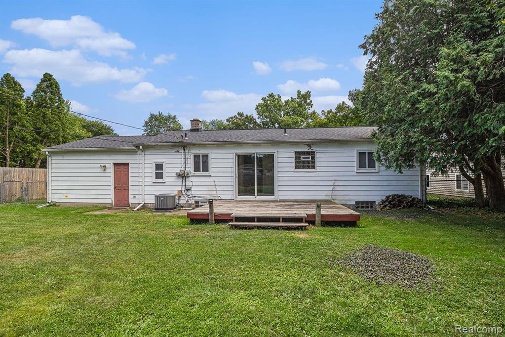 6095 Sunnydale Road Clarkston, MI 48346 - Photo 14 of 15 Gallery Image 14