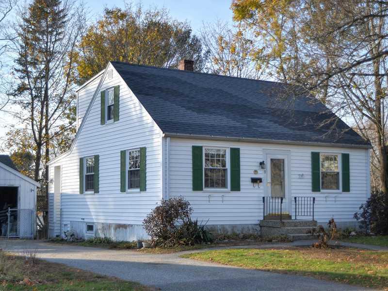 9 Farm Hill Road Cape Elizabeth, ME 04107 - Photo 1 of 14 Exterior Front.