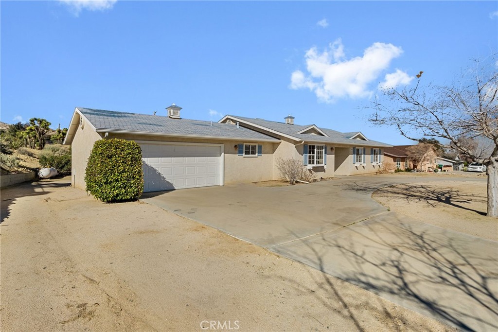 57622 Sierra Way Yucca Valley, CA 92284 - Photo 5 of 75