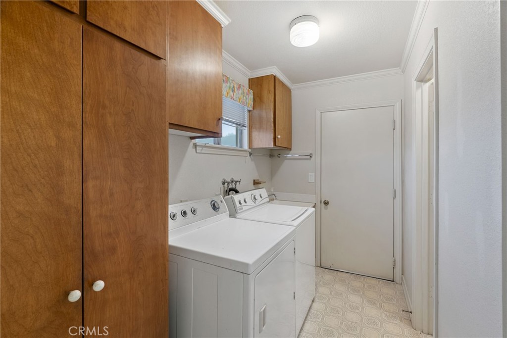57622 Sierra Way Yucca Valley, CA 92284 - Photo 61 of 75 a bathroom with a sink and a mirror