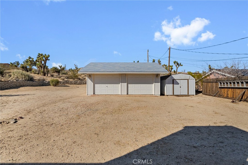 57622 Sierra Way Yucca Valley, CA 92284 - Photo 9 of 75 a view of a terrace