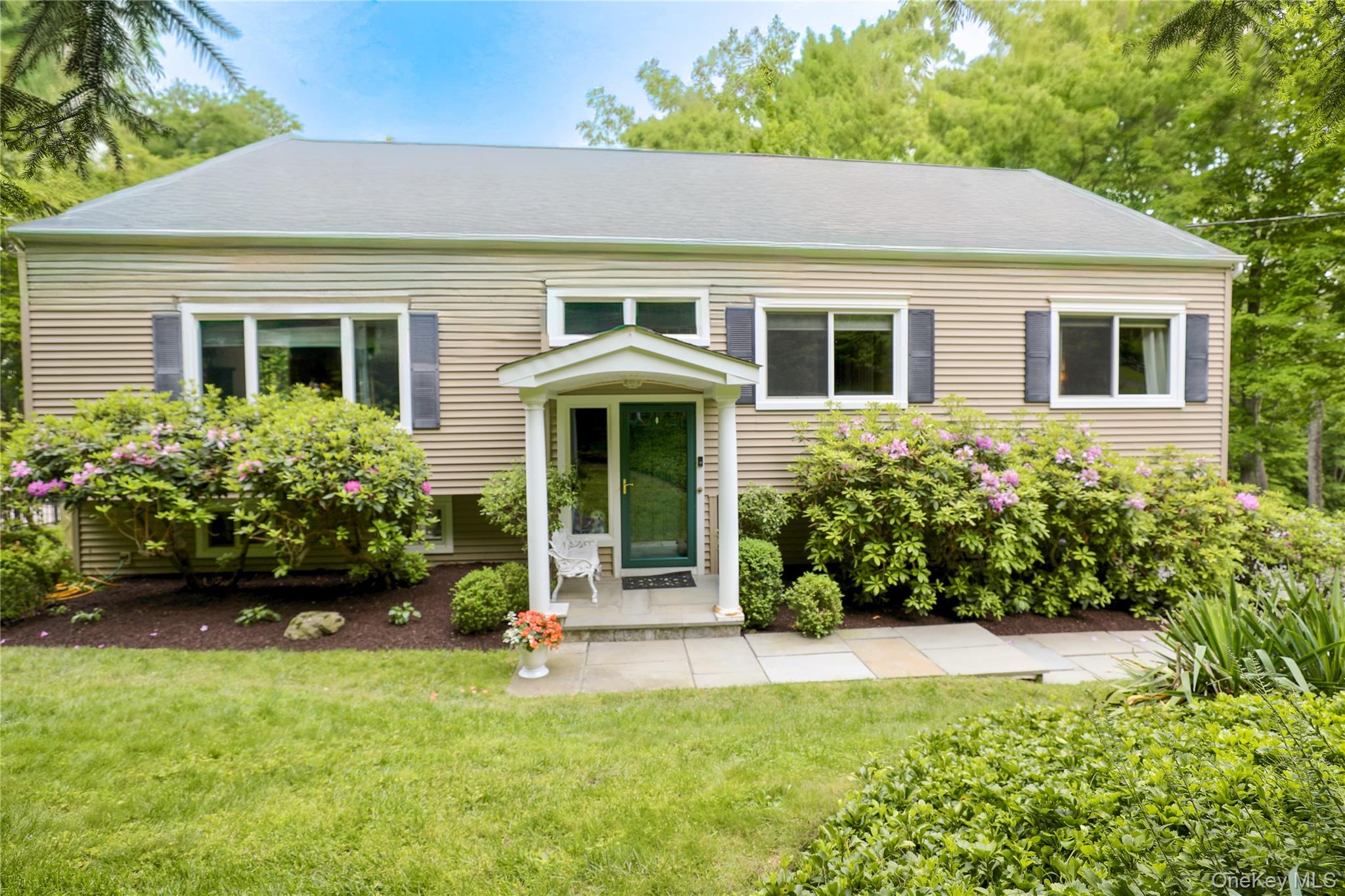 7 David Road Somers, NY 10589 - Photo 2 of 41