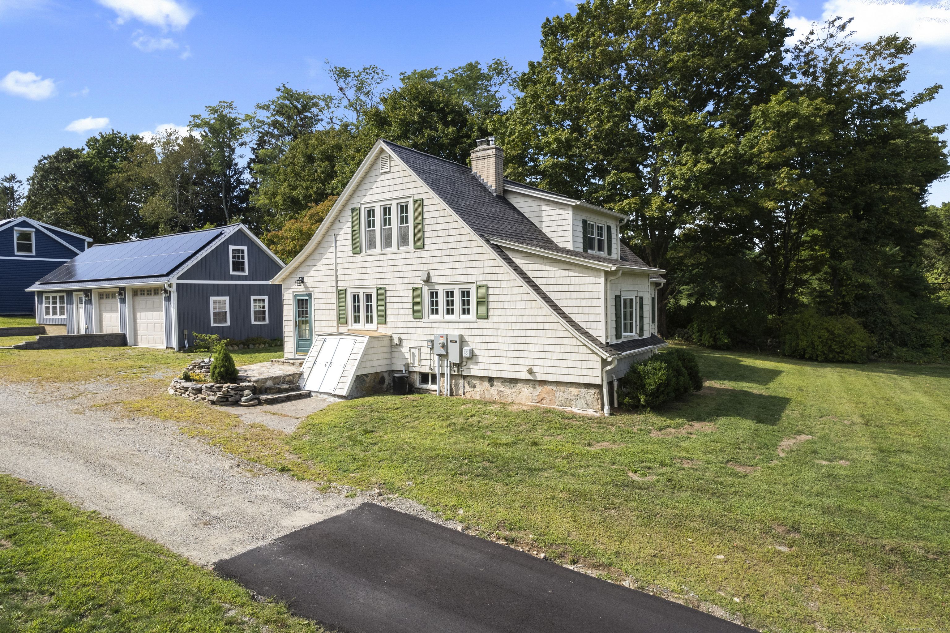 587 Taugwonk Road Stonington, CT 06378 - Photo 5 of 38 Gallery Image 5