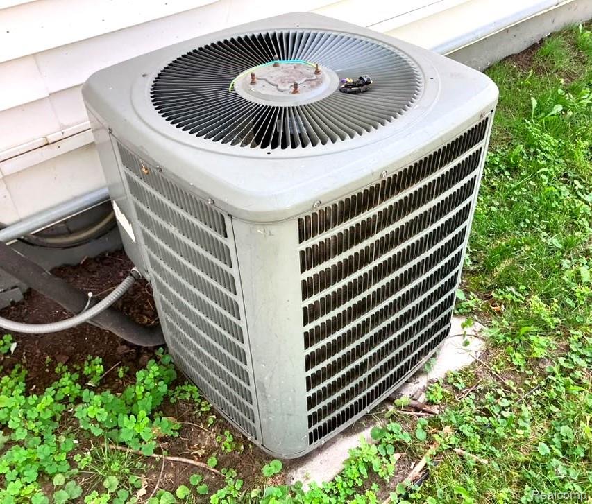 2034 Martin Road Ferndale, MI 48220 - Photo 7 of 18 Central air for your summer comfort!