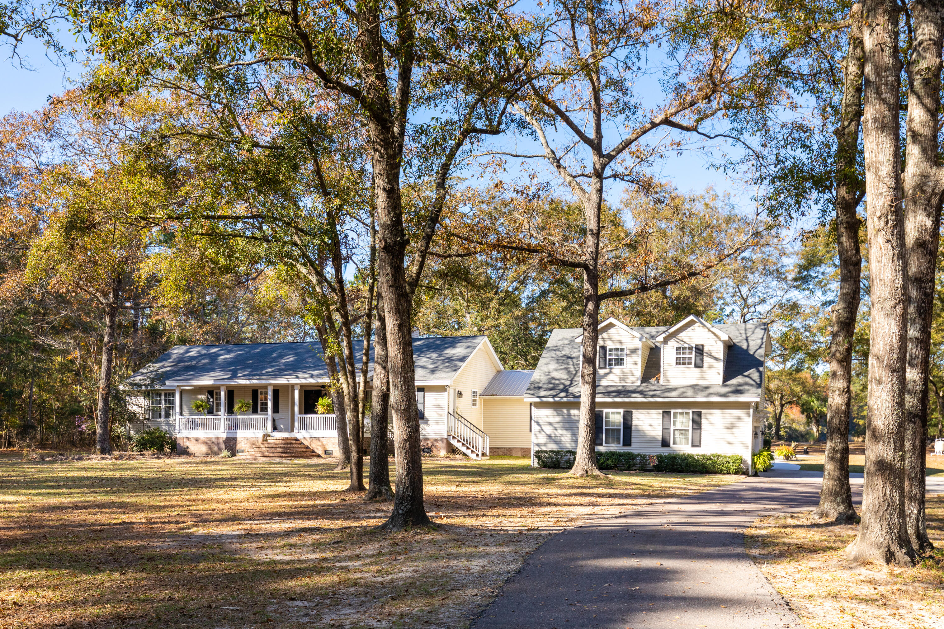 6288 Old Jacksonboro Road Ravenel, SC 29470 - Photo 1 of 78 6288OldJacksonboro- KeenEyeMarketing0001