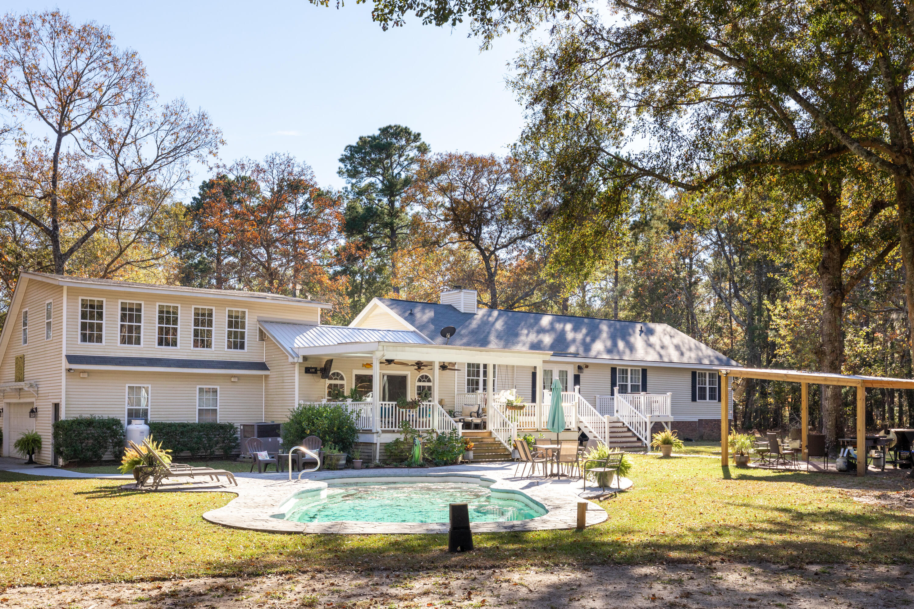 6288 Old Jacksonboro Road Ravenel, SC 29470 - Photo 2 of 78 6288OldJacksonboro- KeenEyeMarketing0058