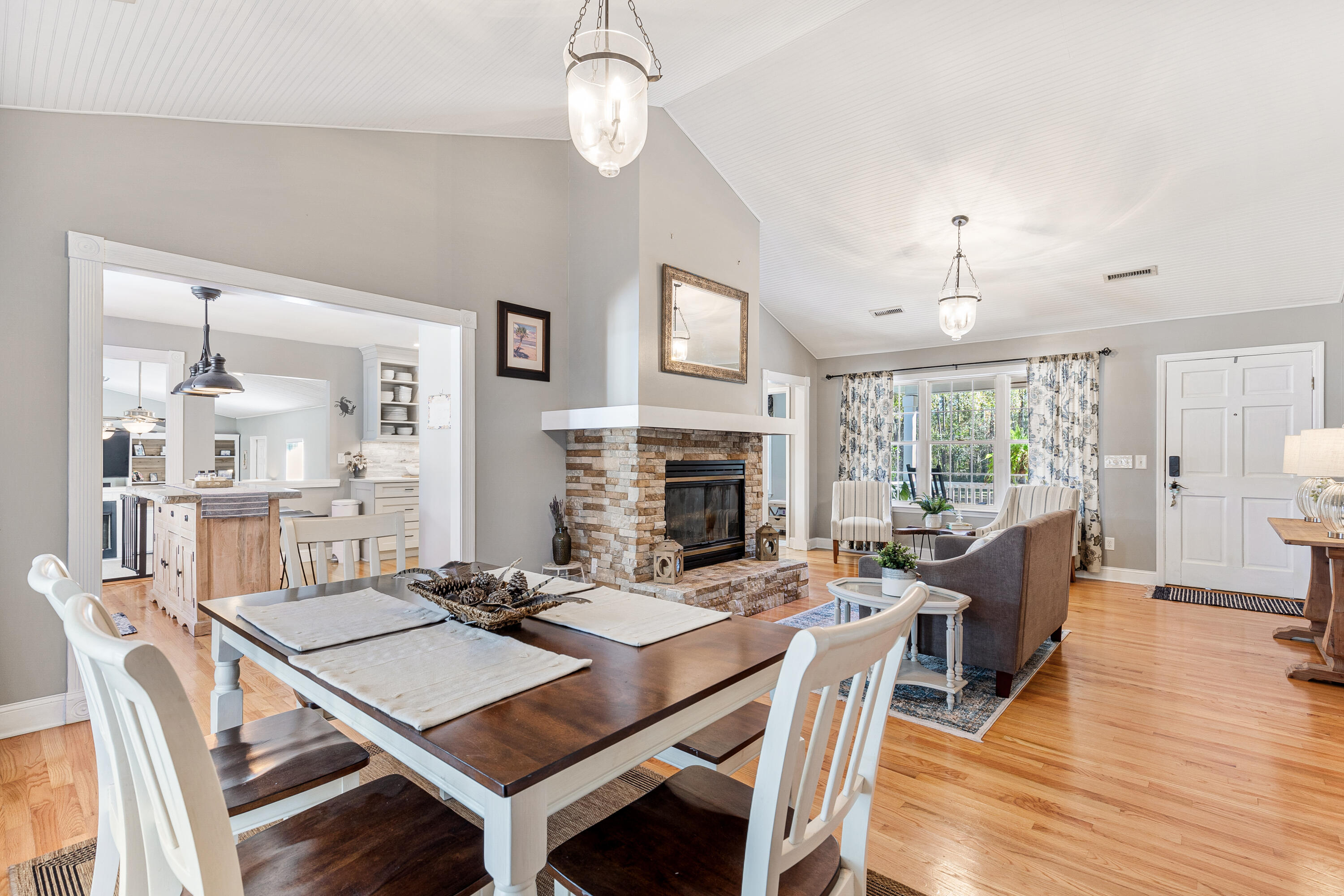 6288 Old Jacksonboro Road Ravenel, SC 29470 - Photo 16 of 78 6288OldJacksonboro- KeenEyeMarketing0015