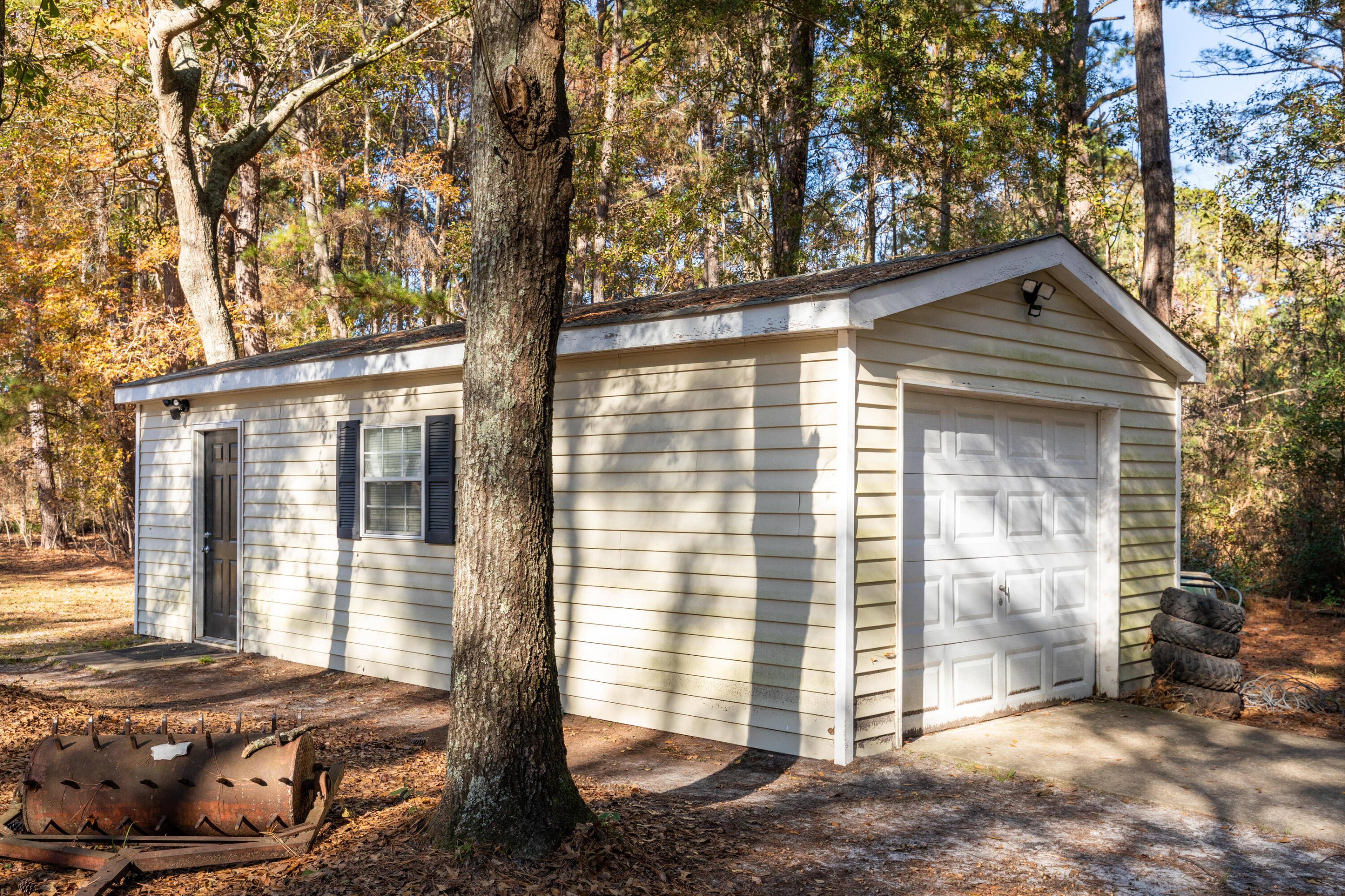 6288 Old Jacksonboro Road Ravenel, SC 29470 - Photo 66 of 78 6288OldJacksonboro- KeenEyeMarketing0068