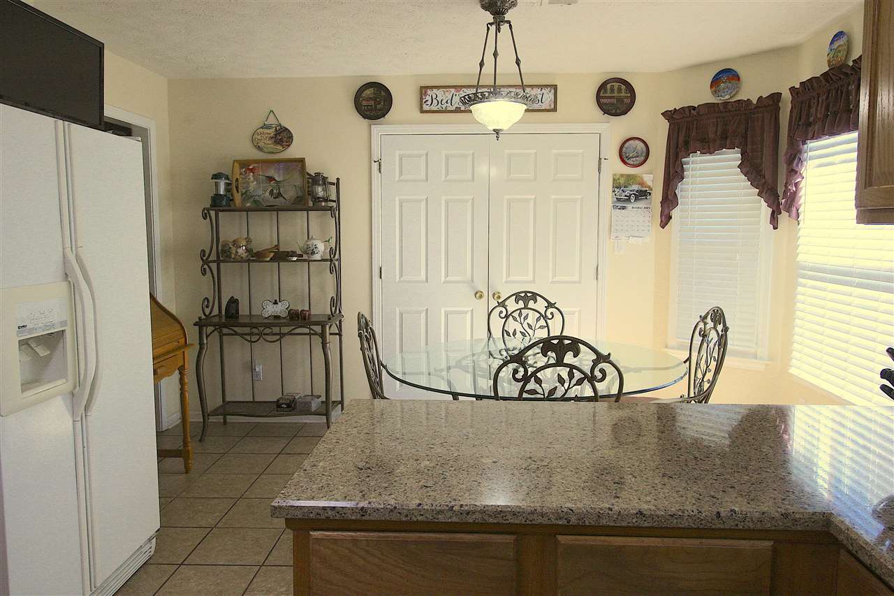 585 Cliffview Road Bolivar, TN 38008 - Photo 14 of 22 a view of a kitchen area
