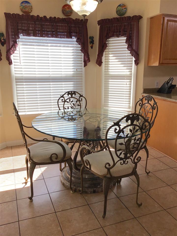 585 Cliffview Road Bolivar, TN 38008 - Photo 15 of 22 a table and chairs in a room