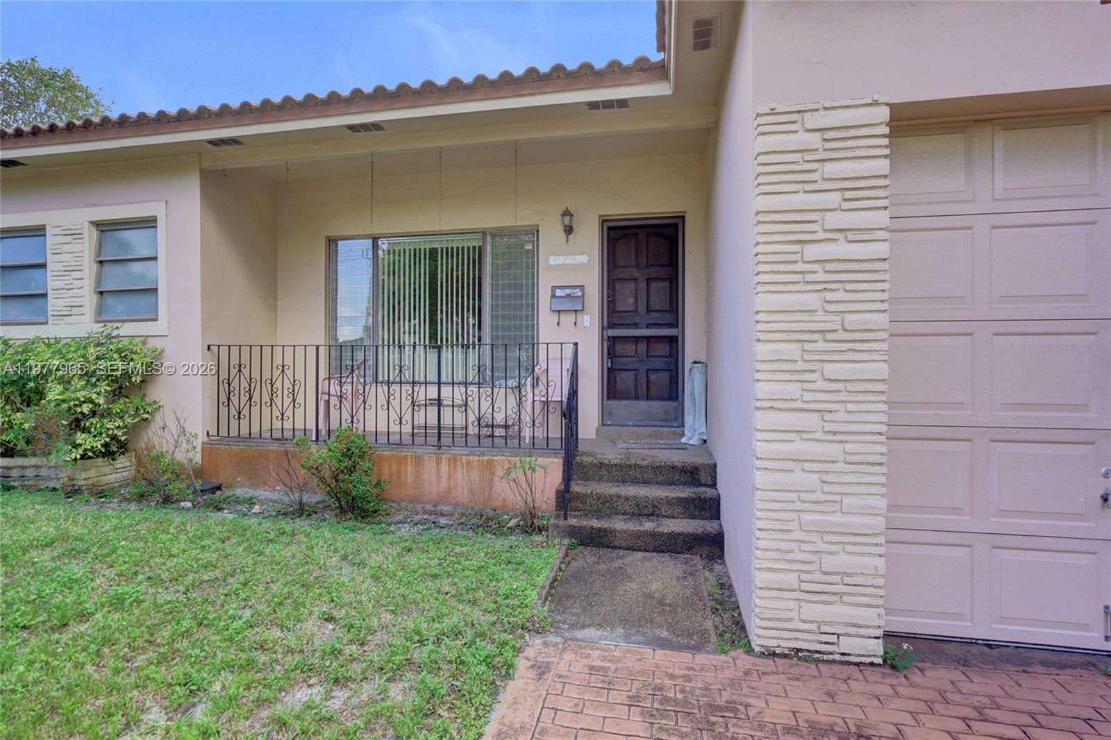 2060 Keystone Boulevard North Miami, FL 33181 - Photo 6 of 29