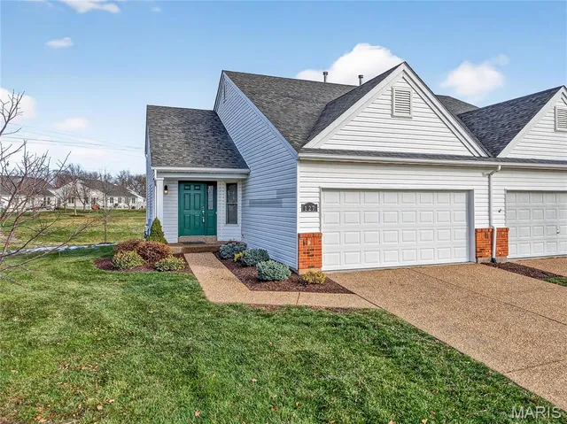 $265,000 | 127 Maryland Drive, Unit 89A, O'Fallon, MO 63366