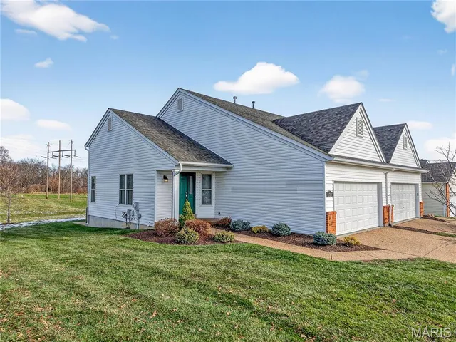 $265,000 | 127 Maryland Drive, Unit 89A, O'Fallon, MO 63366