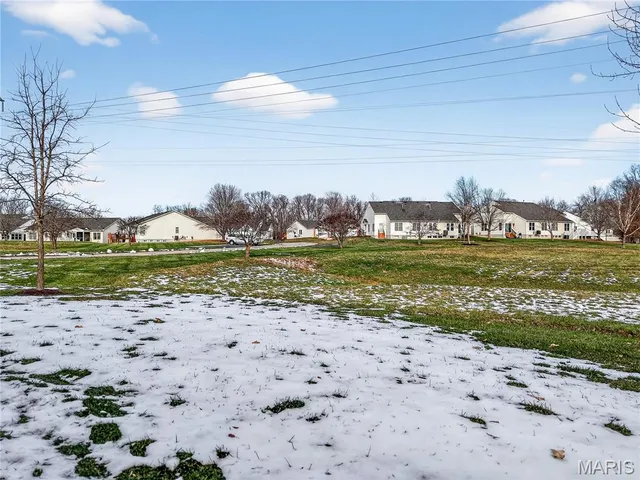 $265,000 | 127 Maryland Drive, Unit 89A, O'Fallon, MO 63366