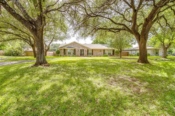 $362,500 | 802 Shady Creek Drive, Cleburne, TX 76033